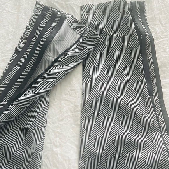 womens Adidas leggings - Picture 3 of 4